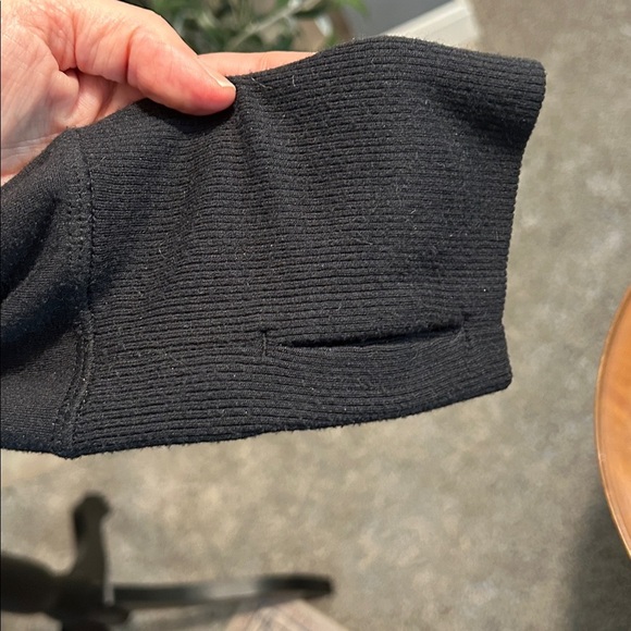 Athleta Black Open Front Cardigan sz Large with pockets and thumb holes. - Picture 5 of 7